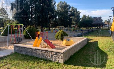 Casa con piscina y amplio jardin en El Lauquen, Canning