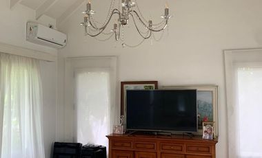 Casa con piscina y amplio jardin en El Lauquen, Canning