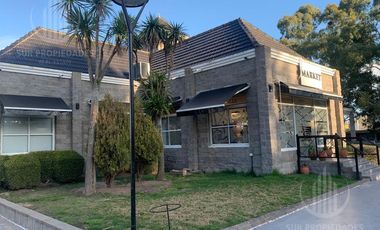 Casa con piscina y amplio jardin en El Lauquen, Canning