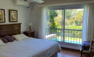 Casa con piscina y amplio jardin en El Lauquen, Canning
