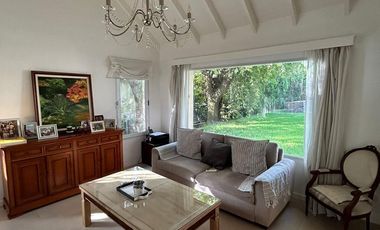 Casa con piscina y amplio jardin en El Lauquen, Canning