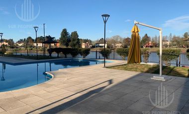 Casa con piscina y amplio jardin en El Lauquen, Canning