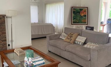 Casa con piscina y amplio jardin en El Lauquen, Canning