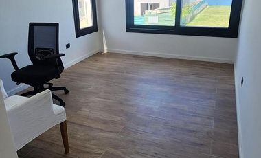 ALQUILER y VENTA. 5 DORMITORIOS. 5 BAÑOS.