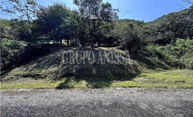 Se Vende Hermoso Lote en Santo Domingo Altos del Maria