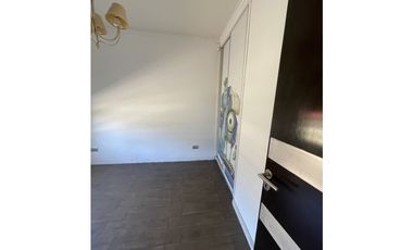 CASA 3 AMB CON AMPLIO TERRENO EN LOS ACANTILADOS