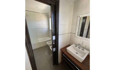 CASA 3 AMB CON AMPLIO TERRENO EN LOS ACANTILADOS