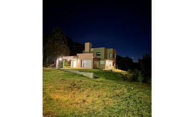 VENTA / CHALET 5 AMBIENTES / SIERRA DE LOS PADRES