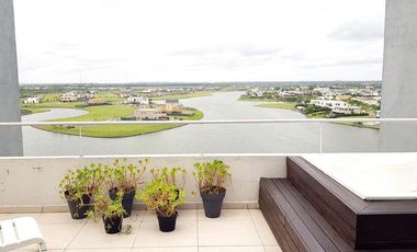 QBay Golf | Venta| Impresionante 4 dorm. y dependencia con vista al lago central