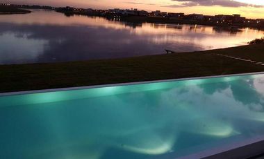 QBay Golf | Venta| Impresionante 4 dorm. y dependencia con vista al lago central