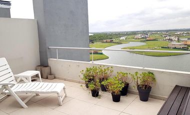 QBay Golf | Venta| Impresionante 4 dorm. y dependencia con vista al lago central