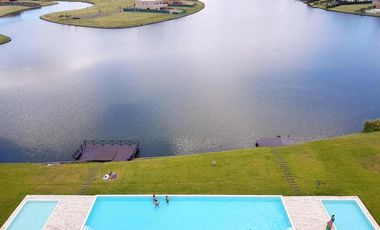 QBay Golf | Venta| Impresionante 4 dorm. y dependencia con vista al lago central