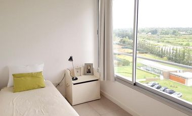 QBay Golf | Venta| Impresionante 4 dorm. y dependencia con vista al lago central