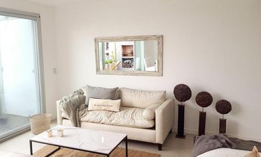 QBay Golf | Venta| Impresionante 4 dorm. y dependencia con vista al lago central