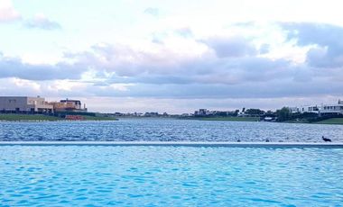 QBay Golf | Venta| Impresionante 4 dorm. y dependencia con vista al lago central
