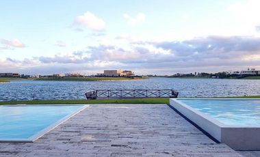 QBay Golf | Venta| Impresionante 4 dorm. y dependencia con vista al lago central