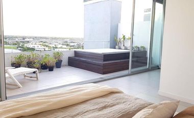 QBay Golf | Venta| Impresionante 4 dorm. y dependencia con vista al lago central