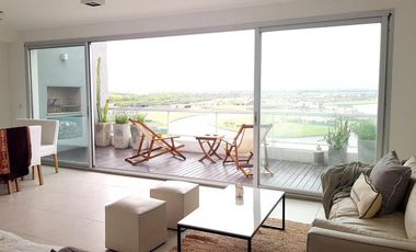 QBay Golf | Venta| Impresionante 4 dorm. y dependencia con vista al lago central