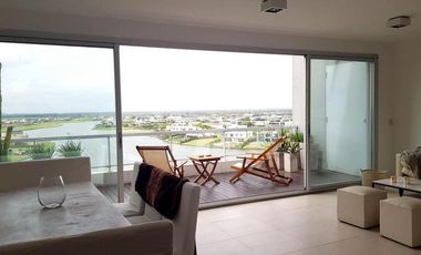QBay Golf | Venta| Impresionante 4 dorm. y dependencia con vista al lago central