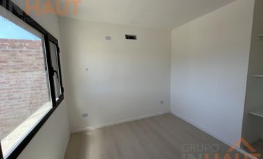 Duplex de dos dormitorios en barrio perticone