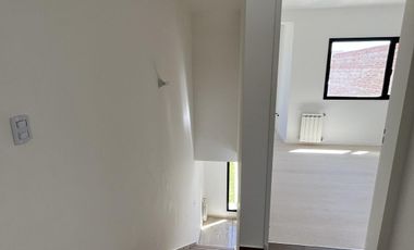 Duplex de dos dormitorios en barrio perticone