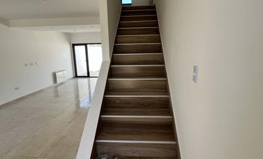 Duplex de dos dormitorios en barrio perticone