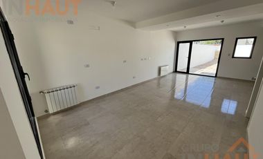 Duplex de dos dormitorios en barrio perticone
