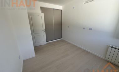 Duplex de dos dormitorios en barrio perticone