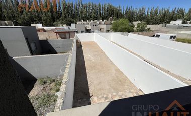 Duplex de dos dormitorios en barrio perticone