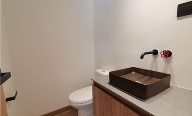 Apartamento remodelado en el poblado al lado del club country[LDC