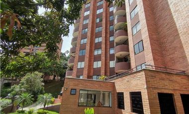 Apartamento remodelado en el poblado al lado del club country[LDC