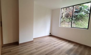 Apartamento remodelado en el poblado al lado del club country[LDC