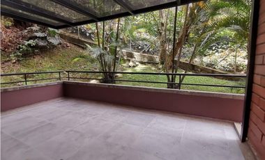 Apartamento remodelado en el poblado al lado del club country[LDC