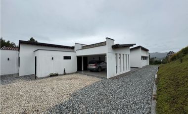 Casa campestre para la venta via San Antonio la ceja LDC