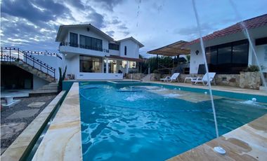 Se vende espectacular casa campestre