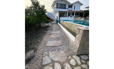 Se vende espectacular casa campestre