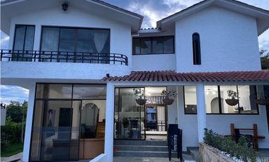 Se vende espectacular casa campestre