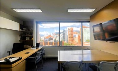 Oficina en venta amoblada en El Poblado - Milla de Oro