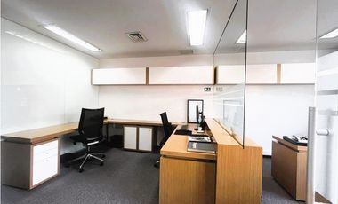 Oficina en venta amoblada en El Poblado - Milla de Oro