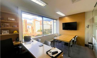 Oficina en venta amoblada en El Poblado - Milla de Oro