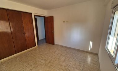 PRECIOSO DPTO 2 DORMITORIOS EN ALQUILER EN EL CENTRO DE LA CIUDAD, CON VISTA AL RÍO.-