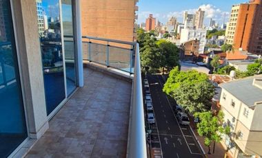 PRECIOSO DPTO 2 DORMITORIOS EN ALQUILER EN EL CENTRO DE LA CIUDAD, CON VISTA AL RÍO.-
