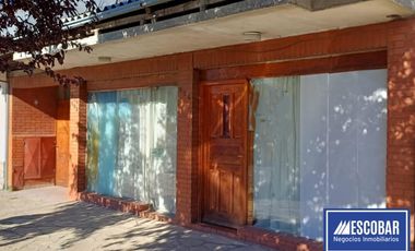 Terreno con casa, totalmente plano, idel desarrollo