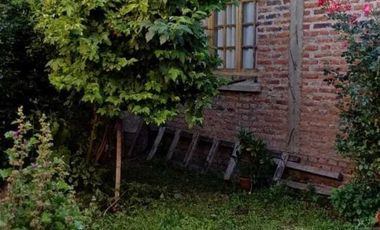 Terreno con casa, totalmente plano, idel desarrollo
