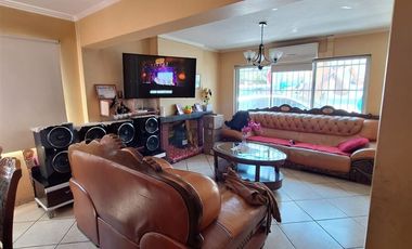 Casa en Venta en Manuela Errazuriz con Departamental