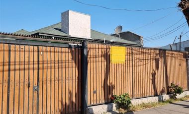 Casa en Venta en Manuela Errazuriz con Departamental