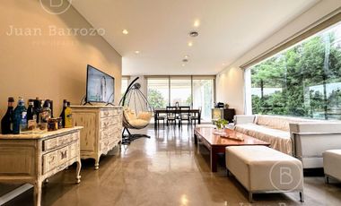 Casa en venta en el Country Club El Venado, Canning. Lote en esquina.
