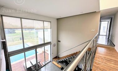 Casa en venta en el Country Club El Venado, Canning. Lote en esquina.