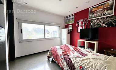 Casa en venta en el Country Club El Venado, Canning. Lote en esquina.