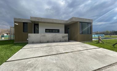 Casa a estrenar en venta en Altos de Campo Grande